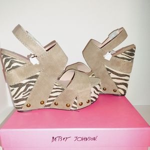 Womens High Wedge Heels Size 7